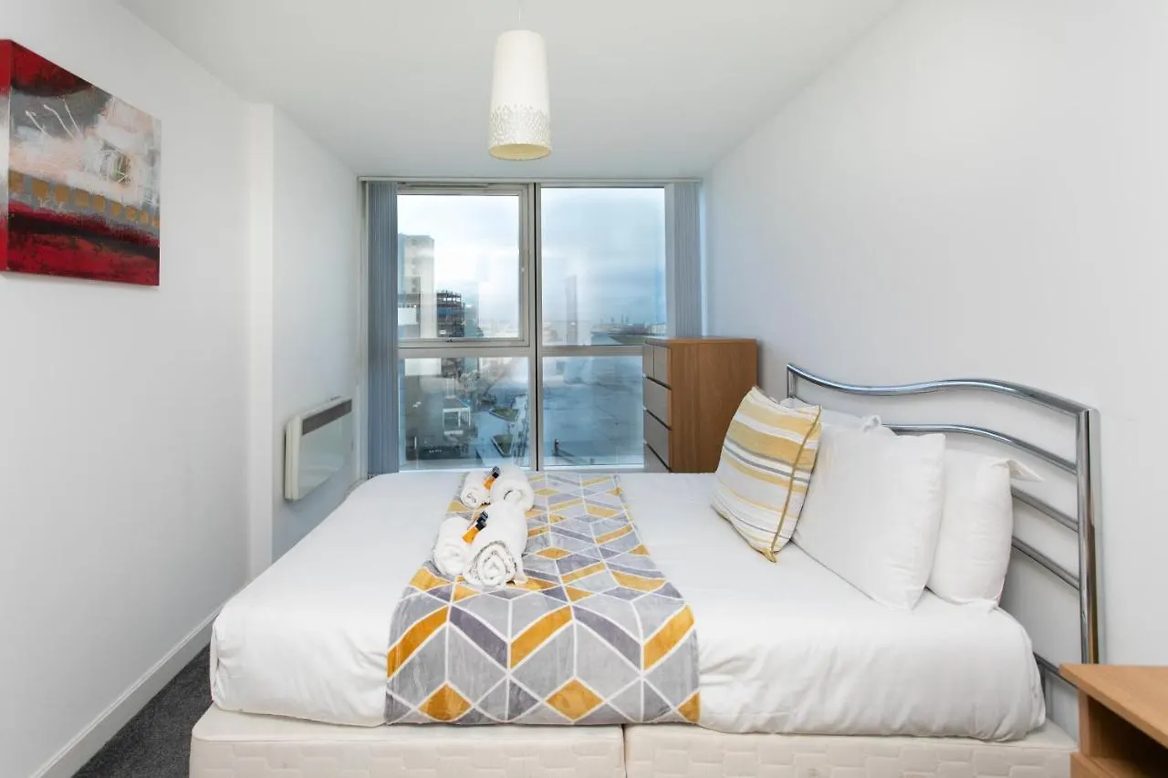 City View 2-Bedroom Flat In The Heart Of Belfast 0*,